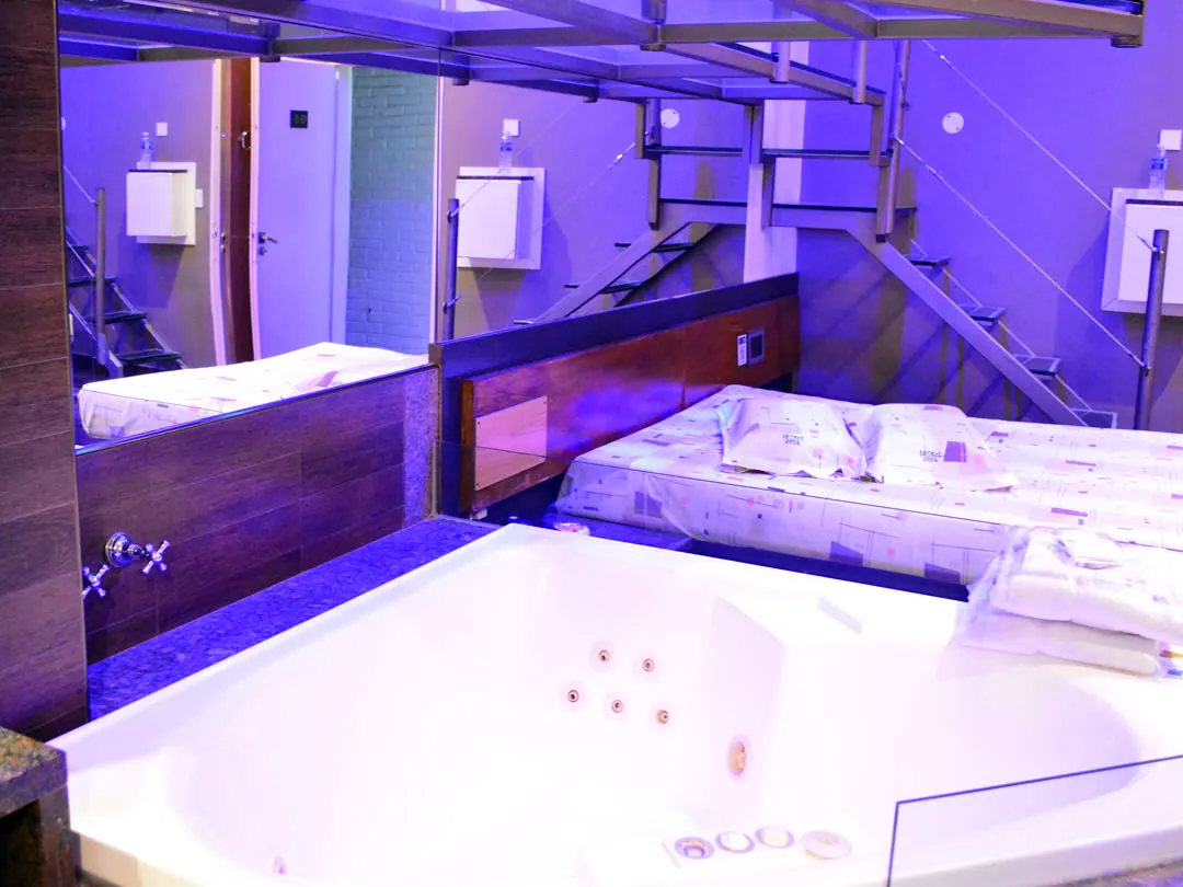 Suite Hidromasaje con Cochera Privada - 3