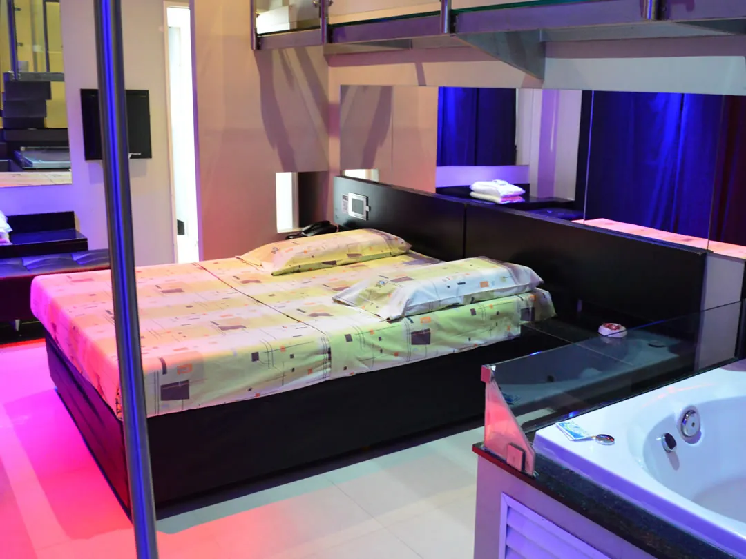 Suite Hidromasaje con Cochera Privada - 5